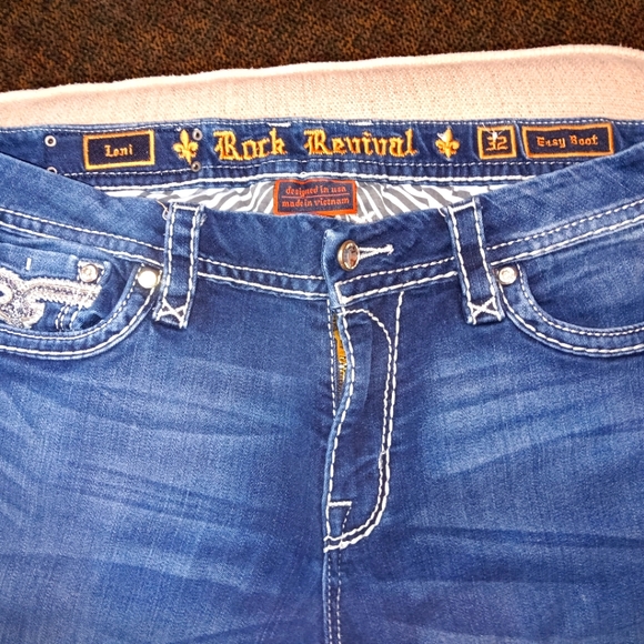 Sold - Picture 3 of 5